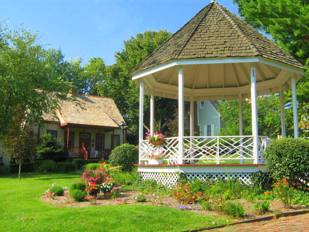 Century Suites Gazebo and 1100 exterior